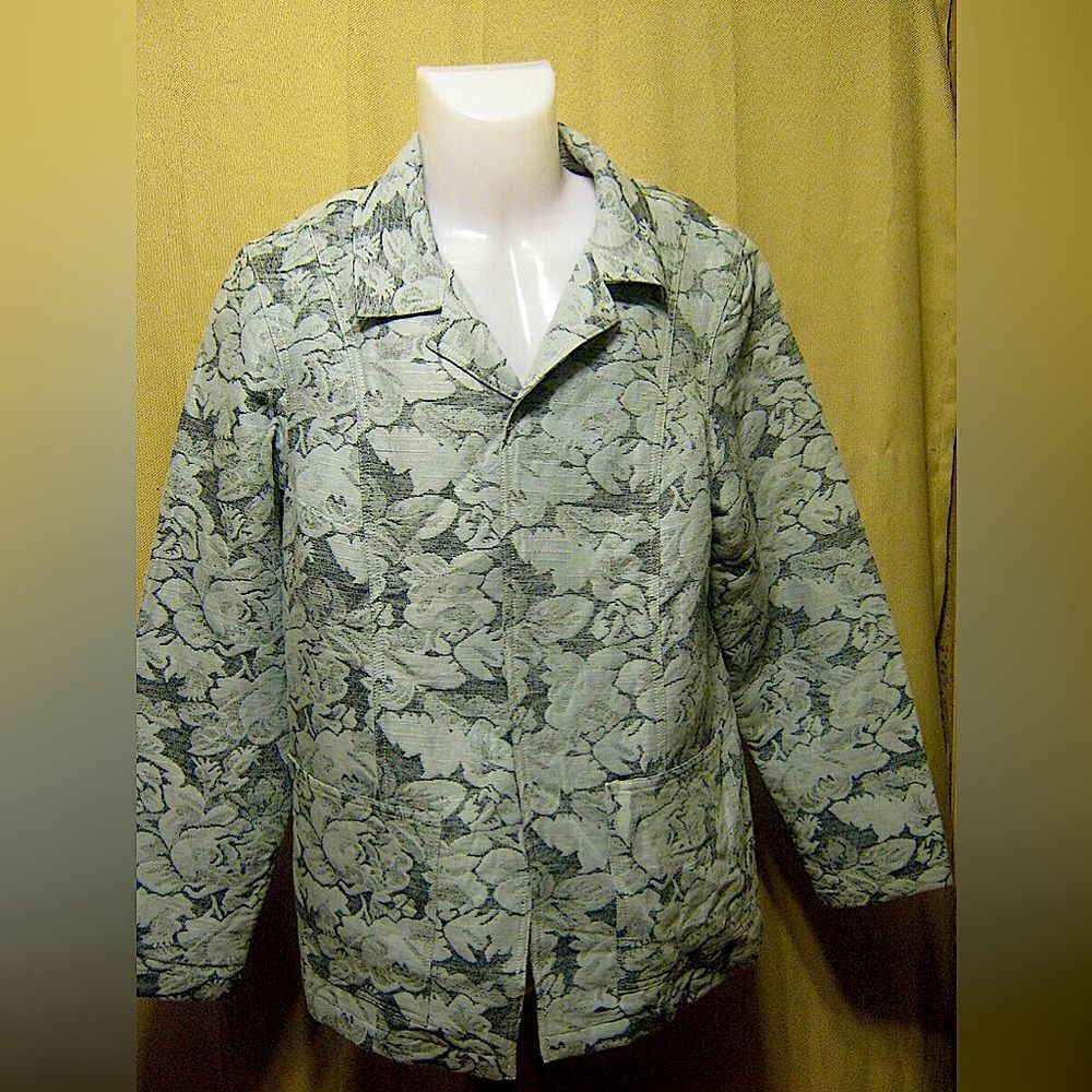 Elegant Dialogue Floral Linen-Cotton Blazer
